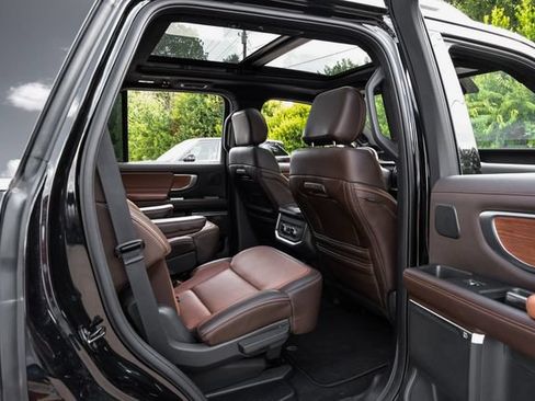 Used 2025 Ford Expedition King Ranch AWD/4WD image 46