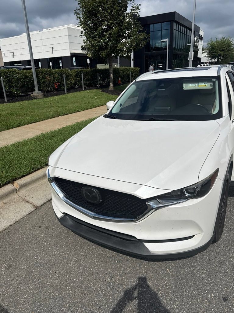 Used 2018 MAZDA CX-5 Touring w/ Preferred Equipment Package FWD image 1