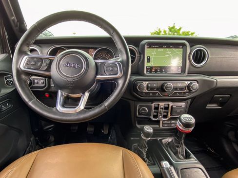 Used 2020 Jeep Wrangler Unlimited Sahara AWD/4WD image 18