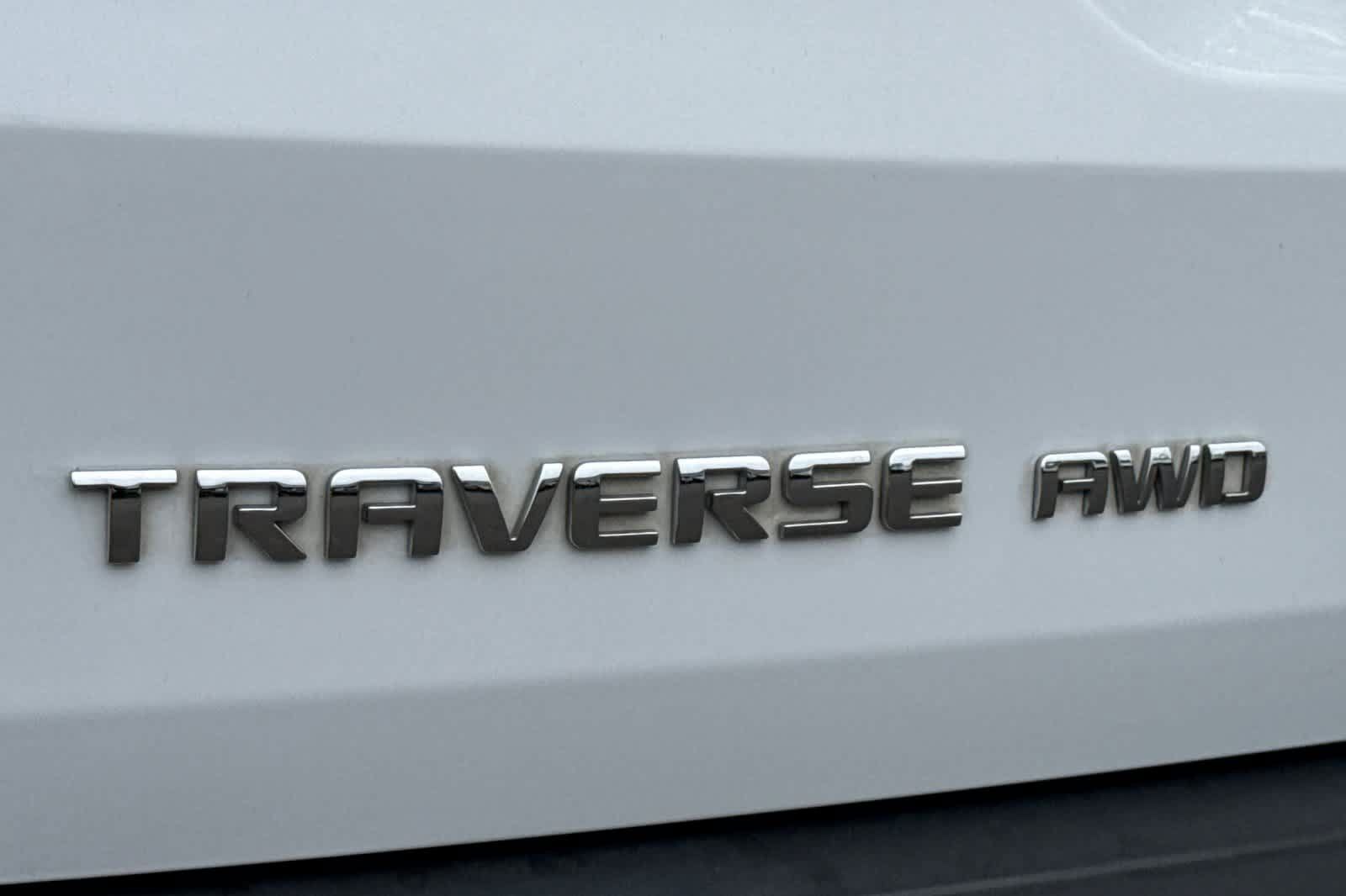 Used 2023 Chevrolet Traverse LT w/ LPO, Cargo Package AWD/4WD image 28