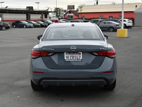 Used 2024 Nissan Sentra SV image 7