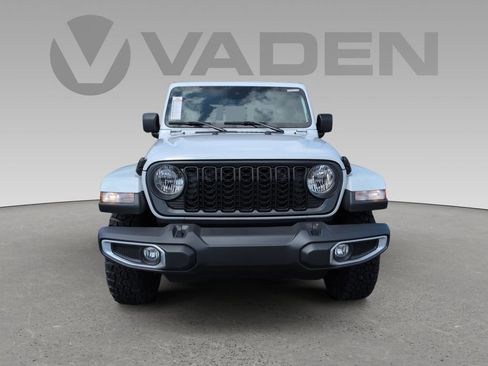 New 2025 Jeep Gladiator Sport image 22