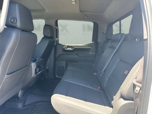 Used 2023 GMC Sierra 1500 SLT w/ SLT Premium Plus Package AWD/4WD image 12