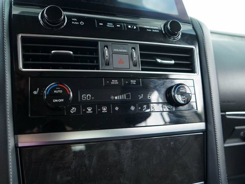 Used 2024 INFINITI QX80 Luxe RWD image 29