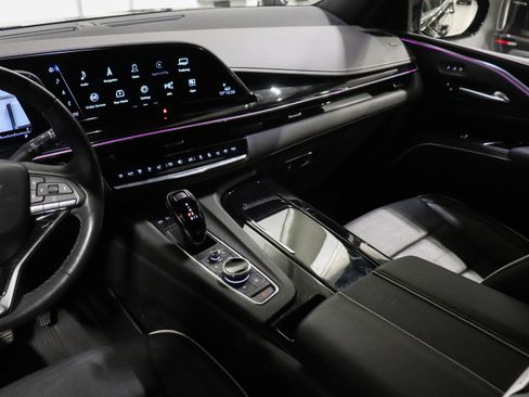 Used 2024 Cadillac Escalade Sport w/ LPO, ONYX Package AWD/4WD image 28