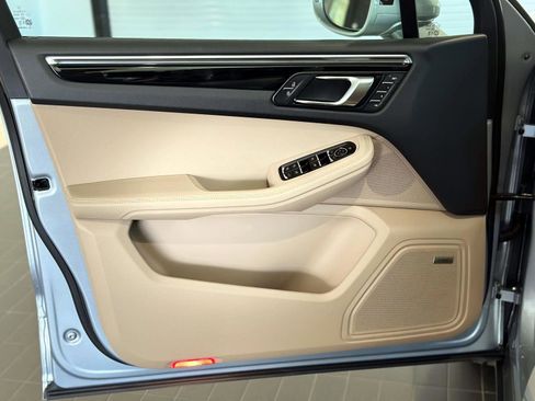 New 2026 Porsche Macan image 17