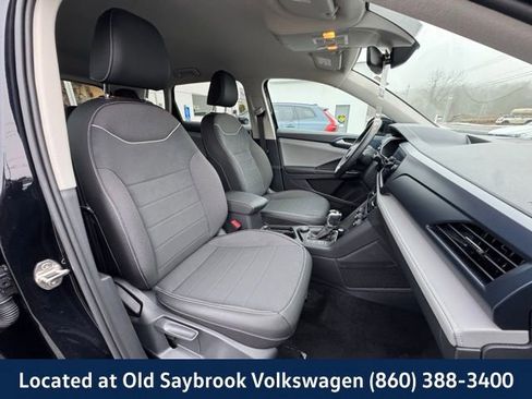 Used 2024 Volkswagen Taos SE image 25