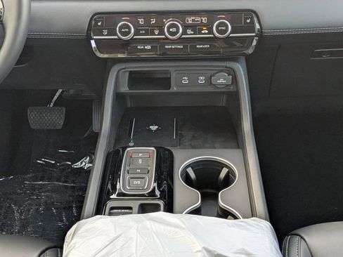 New 2026 Honda Pilot Touring image 19