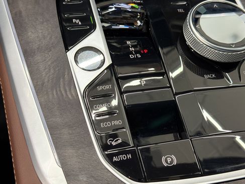 Certified 2025 BMW X5 xDrive40i w/ Executive Package image 17