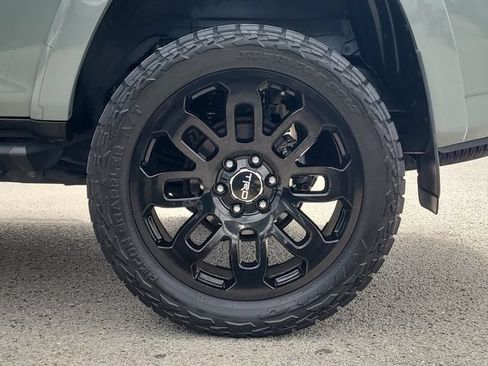 Used 2022 Toyota 4Runner TRD Off-Road AWD/4WD image 8