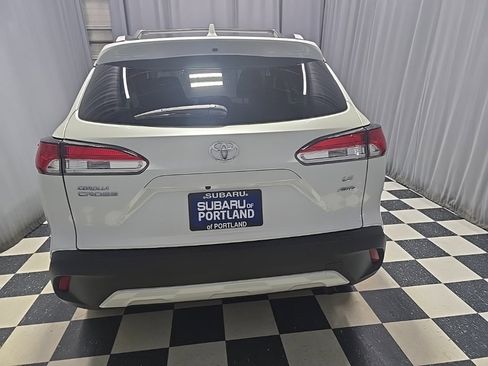 Used 2022 Toyota Corolla Cross LE image 10