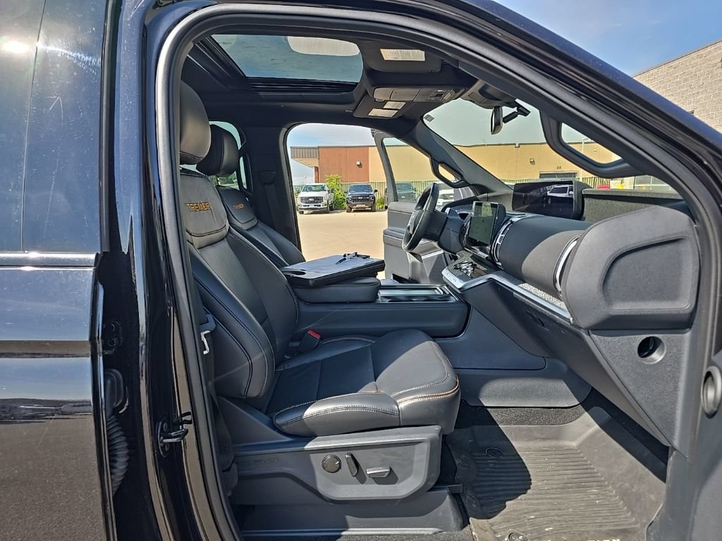 Used 2025 Ford Expedition Tremor AWD/4WD image 21