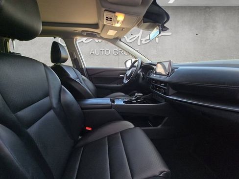 Used 2024 Nissan Rogue SV w/ SV Premium Package FWD image 24