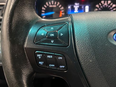 Used 2017 Ford Explorer XLT AWD/4WD image 7