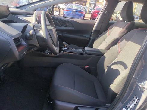 Used 2025 Toyota Prius Plug-In Hybrid image 22