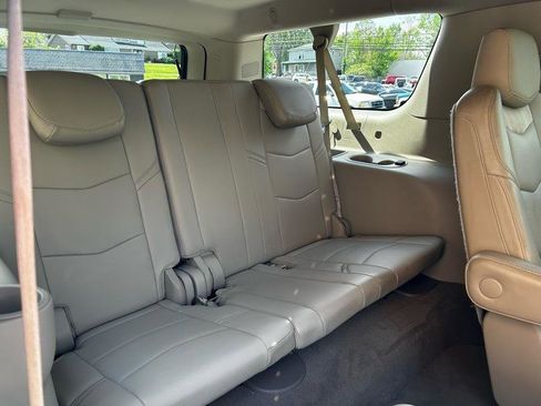 Used 2015 Cadillac Escalade ESV Luxury image 12