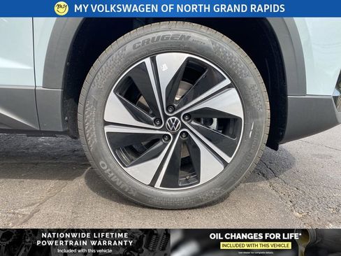 New 2026 Volkswagen Taos SE AWD/4WD image 5