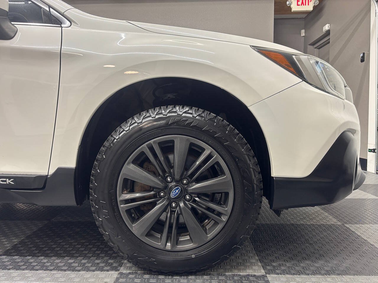 Used 2018 Subaru Outback 2.5i Premium w/ Popular Package #1 AWD/4WD image 5