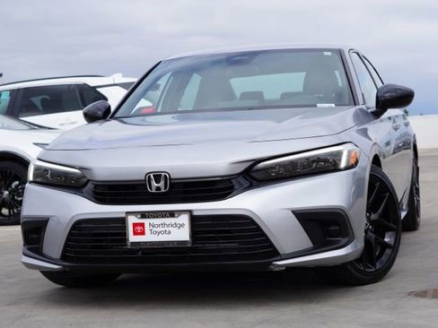 Used 2024 Honda Civic Sport image 3