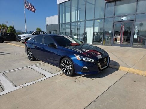 Used 2022 Nissan Altima 2.5 SR image 2