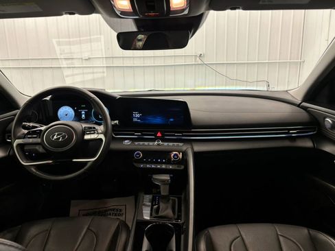 Used 2023 Hyundai Elantra Limited image 35