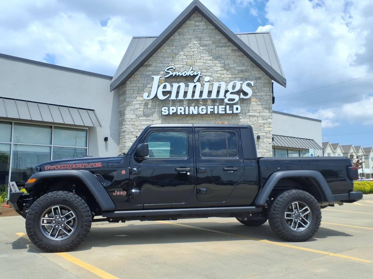 Used 2024 Jeep Gladiator Mojave w/ Convenience Group AWD/4WD image 1