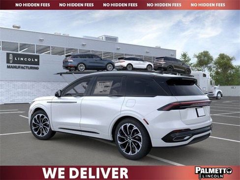 New 2026 Lincoln Nautilus Reserve image 4