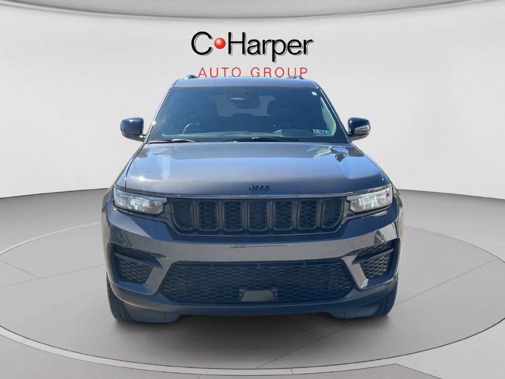 Used 2024 Jeep Grand Cherokee Altitude AWD/4WD image 8