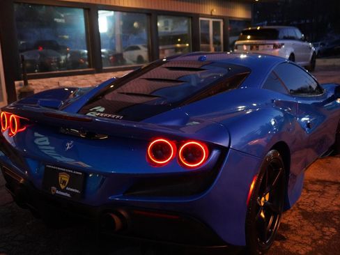 Used 2021 Ferrari F8 Tributo image 8
