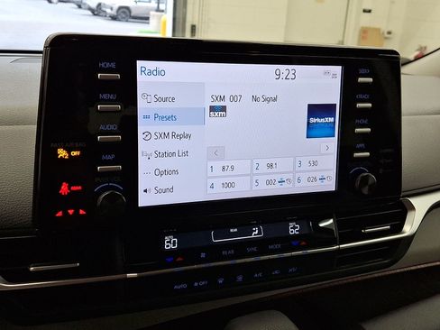 Used 2023 Toyota Sienna LE FWD image 17