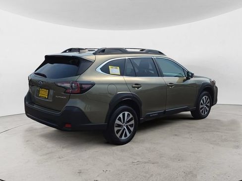 Certified 2025 Subaru Outback Premium AWD/4WD image 5