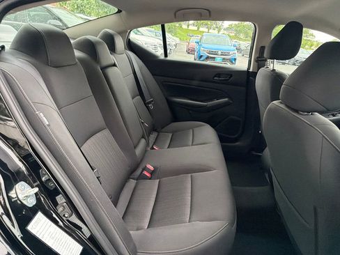 Used 2025 Nissan Altima 2.5 SV FWD image 48
