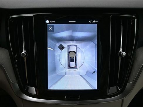 New 2026 Volvo V60 B5 Cross Country Plus w/ Protection Package Premier image 20