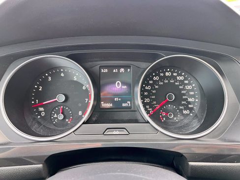 Used 2018 Volkswagen Tiguan SEL AWD/4WD image 11