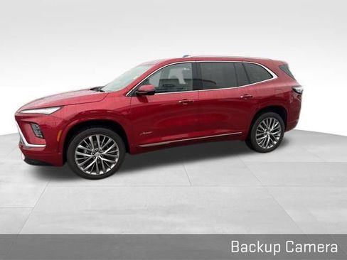 Used 2025 Buick Enclave Avenir image 9