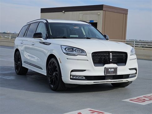 Certified 2023 Lincoln Aviator Reserve w/ Equipment Group 201A image 3