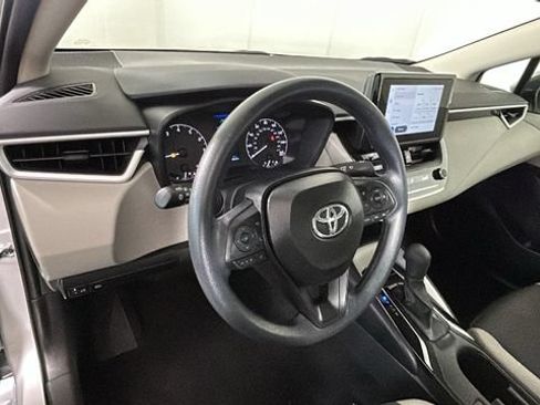 Used 2025 Toyota Corolla LE FWD image 13