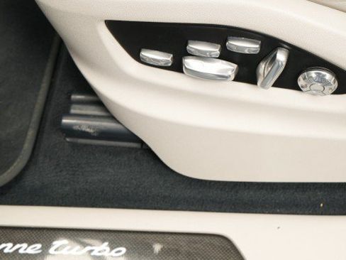 Used 2019 Porsche Cayenne Turbo AWD/4WD image 45