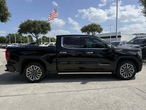 Used 2023 GMC Sierra 1500 Denali Ultimate AWD/4WD image 3