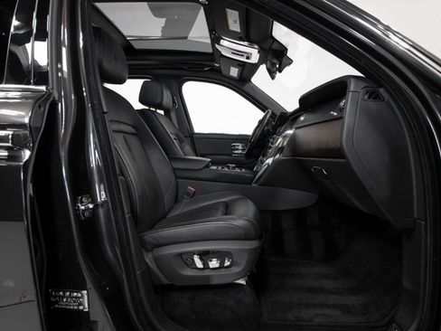 Used 2019 Rolls-Royce Cullinan image 54