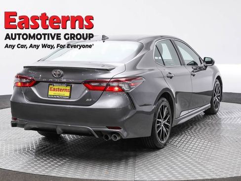 Used 2023 Toyota Camry SE FWD image 5