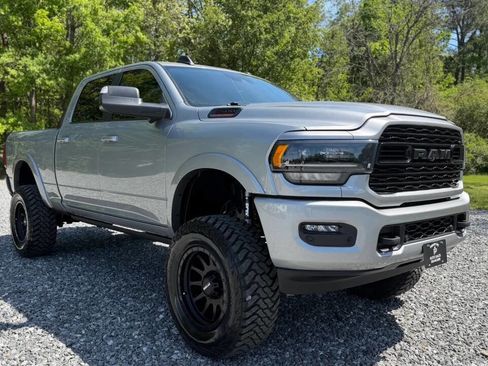 Used 2022 RAM 2500 Limited AWD/4WD image 1