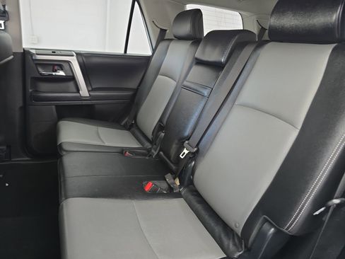 Used 2018 Toyota 4Runner SR5 Premium image 14