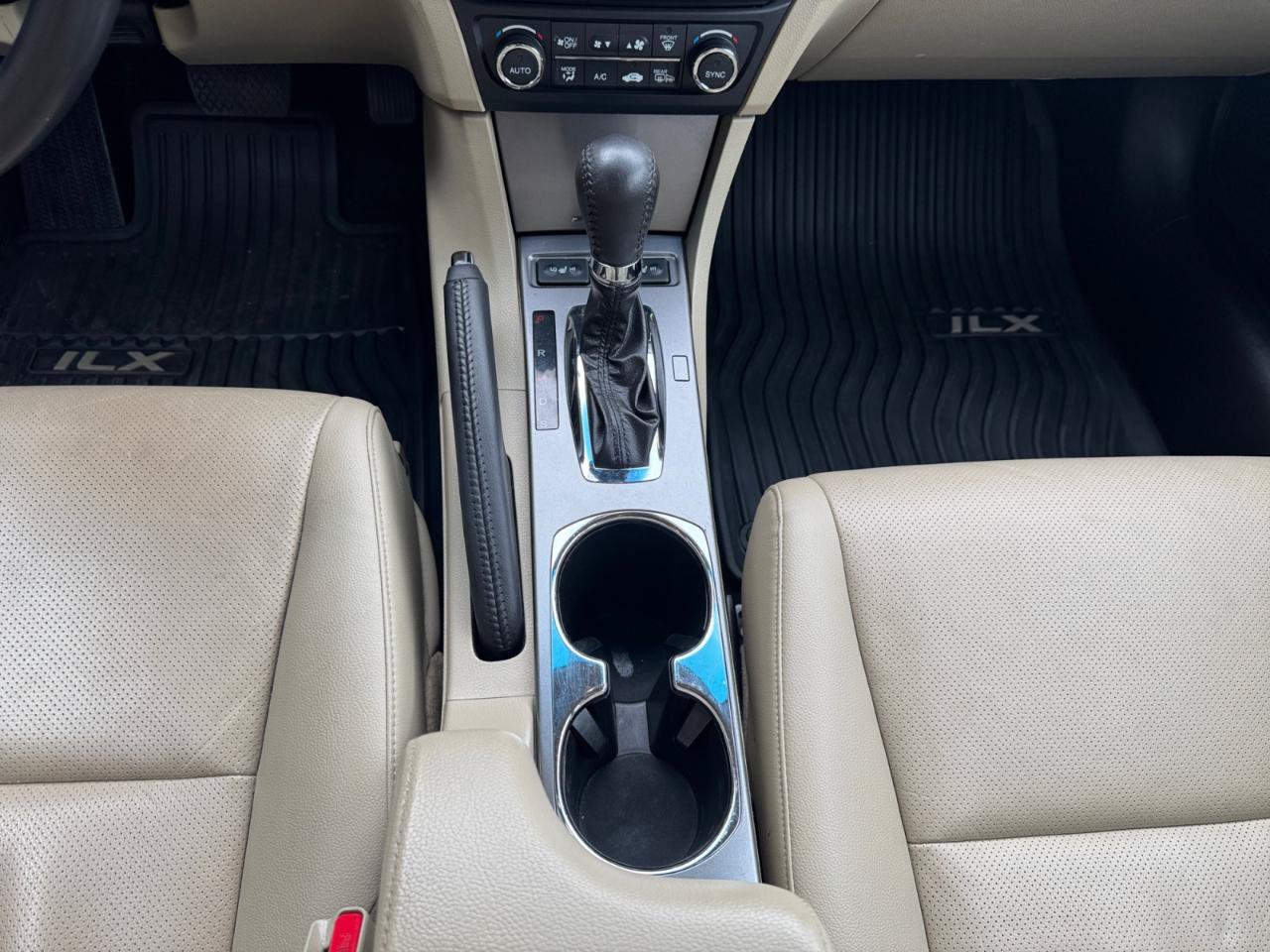 Used 2015 Acura ILX w/ Technology Package FWD image 15