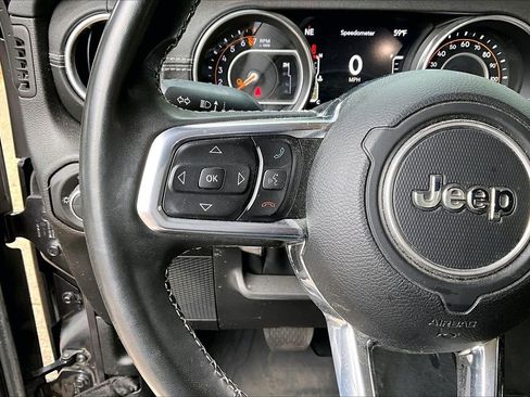 Used 2022 Jeep Gladiator Overland w/ Popular Equipment Package image 10