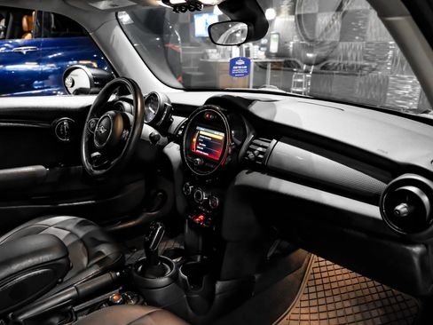 Used 2021 MINI Cooper 2-Door Hardtop FWD image 14