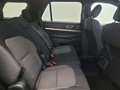 Used 2018 Ford Explorer XLT w/ Equipment Group 201A FWD image 19