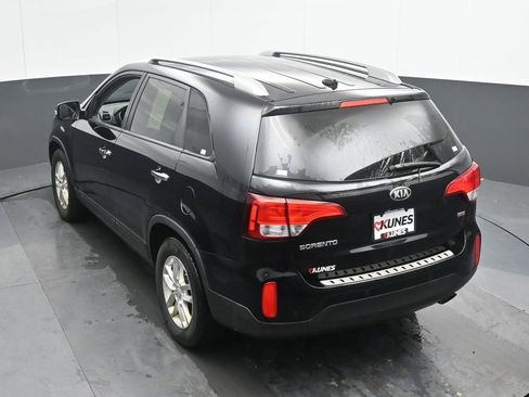 Used 2015 Kia Sorento LX image 42
