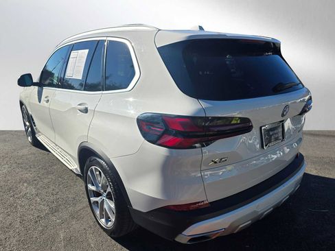 Used 2025 BMW X5 xDrive50e image 5