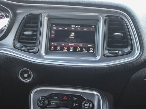 Used 2019 Dodge Challenger SXT image 14